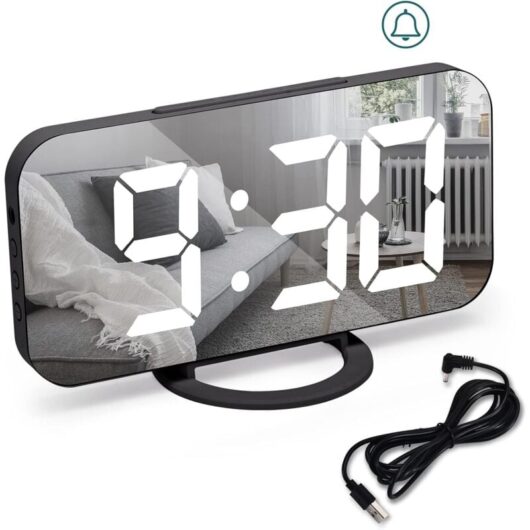 Linghhang - Large Digital Clock - Black, led Electric Alarm Clock, Wake Up, Snooze, 3 Dimming Modes, Mains Powered Bedside Alarm Clock, Decorative