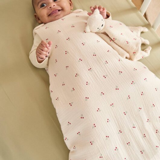 Sleeveless CHERRY sleepbag printed beige